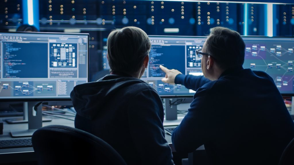 eksperci ds. CTI – analiza zagrożeń cybernetycznych