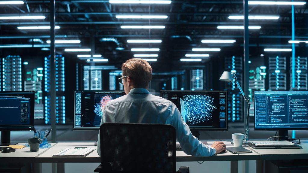 specjalista cyberbezpieczeństwa – analiza danych